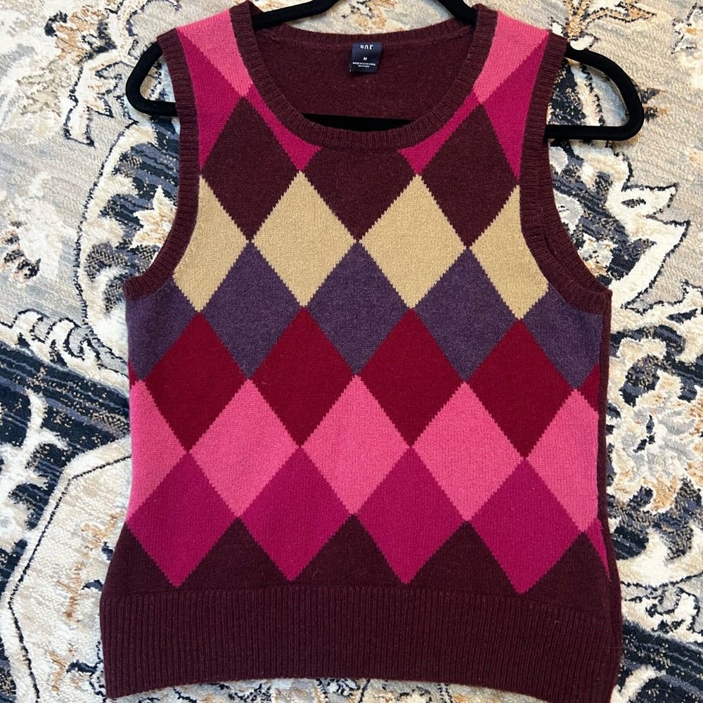 Vintage GAP Argyle Knit Sweater Vest in Pink and Burgundy